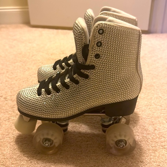 Steve Madden - Rhinestone White Roller Skates - Picture 6 of 6